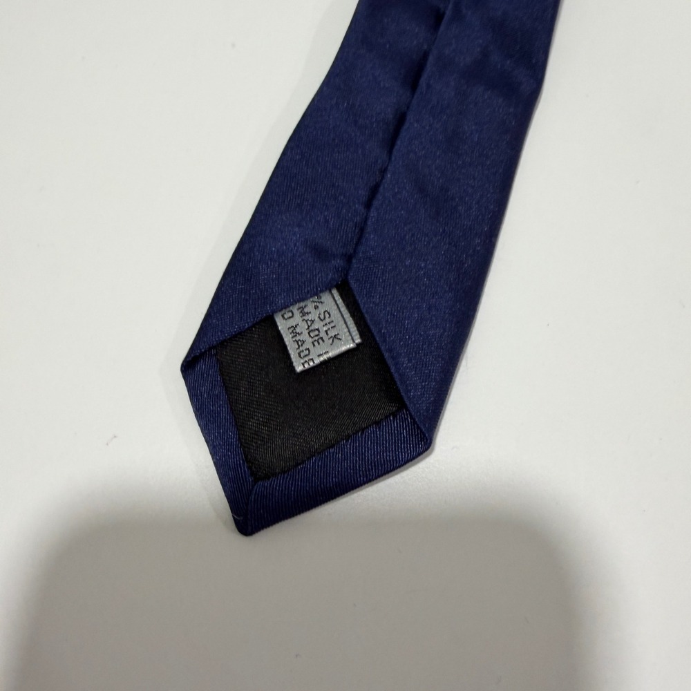 Dior Navy Blue Silk Skinny Tie Red Heart CD Logo Embroidered Hand Made - Picture 8 of 9